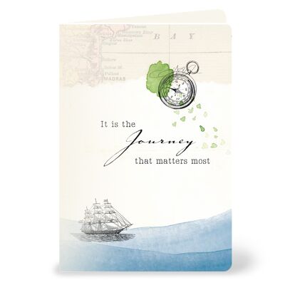 Tarjeta de felicitación "Es el viaje que más importa" con barco y mapa