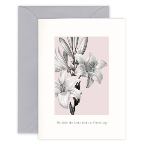 Trauerkarte "Es bleibt die Liebe und die Erinnerung". Blumenmotiv in leichter, heller Farbigkeit.