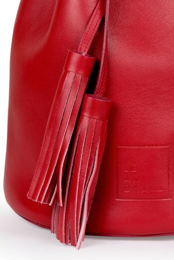 Sac en cuir rouge ou Bucket Bag avec poche amovible et pompons bicolores Leandra rouge écarlate 3