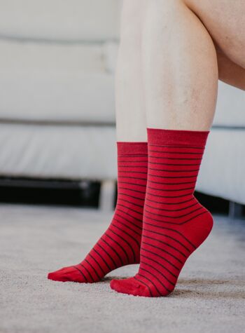 Chaussettes rouge rayées noire 6