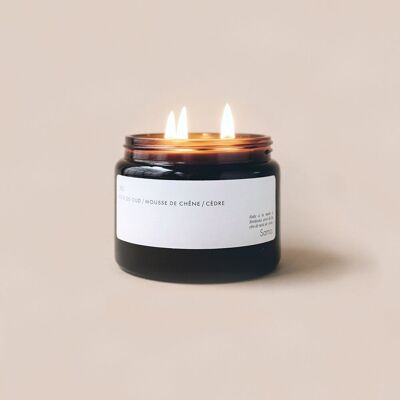 Oud wood, oak moss and large cedar scented candle
