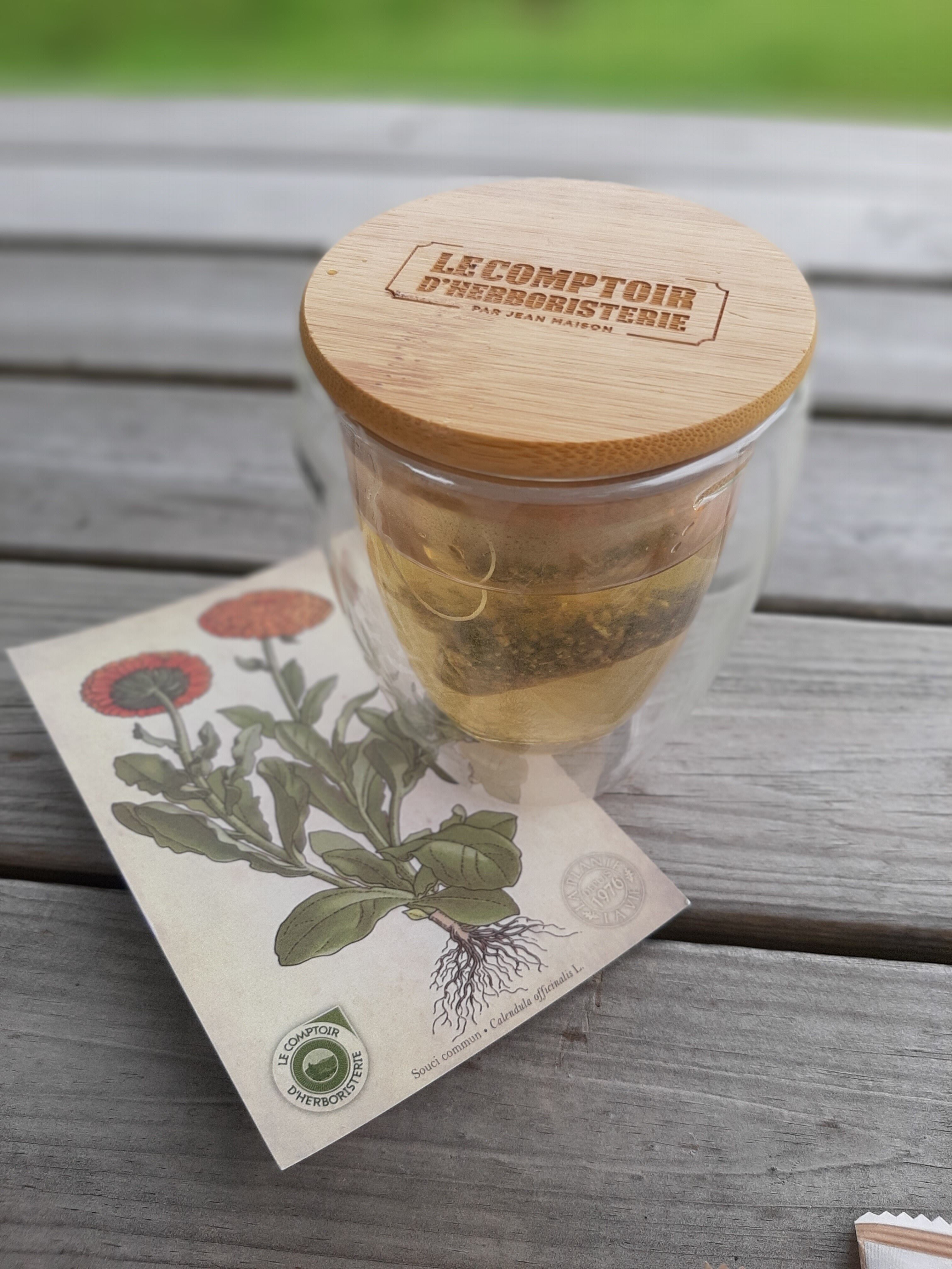 DOPPELWAND-GLASBECHER 350ML BAMBUS-DECKEL LCH