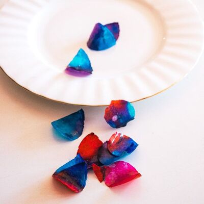 Crystal Candy Edible, Sweet Rose Petals No.2     Approx 40 Leaves per Container