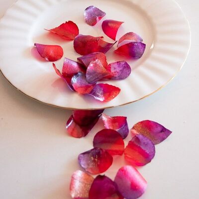 Crystal Candy Edible, Sweet Rose Leaves No.5.      Approx 40 Leaves per Container