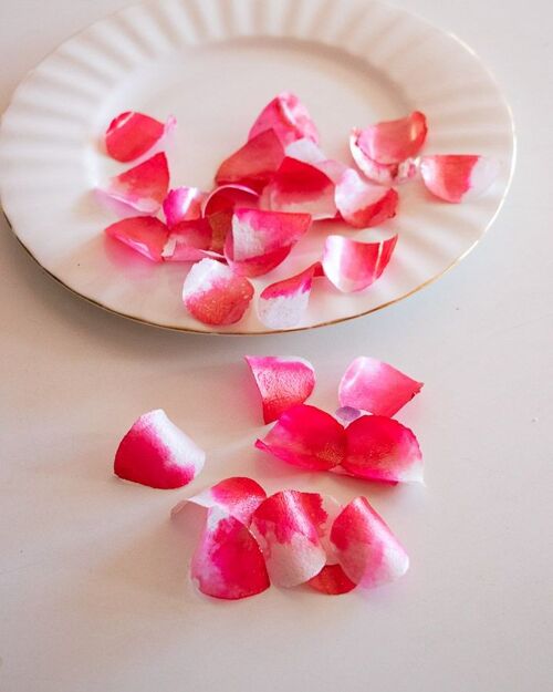 Crystal Candy Edible, Sweet Rose Leaves No.6.     Approx 40 Leaves per Container
