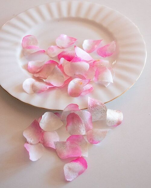 Crystal Candy Edible, Sweet Rose Leaves No.9.    Approx 40 Leaves per Container
