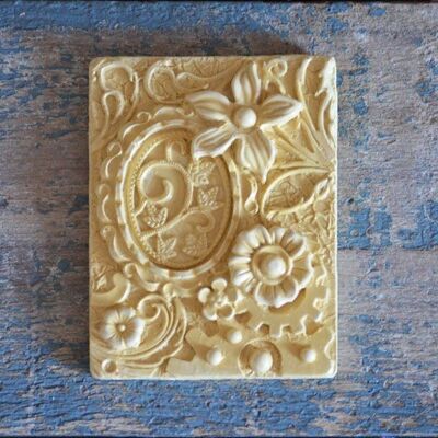 Crystal Candy Bas Relief Mould - Victoria