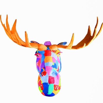 Upcycling wall art moose made from flip flops