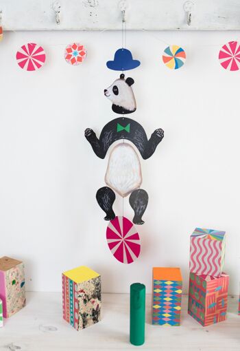 Nursery Cirucus Panda Kinetic Mobile pour les salles de jeux et la décoration des enfants 1