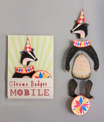 Nursery Cirucus Badger Kinetic Mobile pour salles de jeux et décoration pour enfants 2