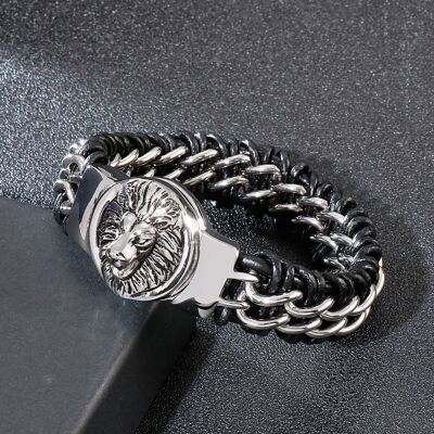 Bracelet Lion. Bracelet en cuir noir avec des éléments et une image cool en acier inoxydable.