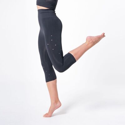 Slimming and Firming Capri Legging with Emana® Fiber-Black
