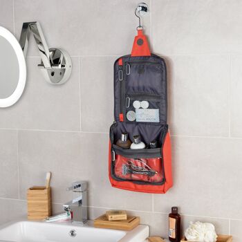 Grande trousse de toilette orange suspendue 2