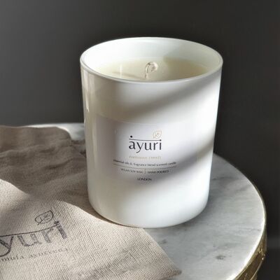 Sunrise Ayurvedic candle for Kapha dosha: Scent of Jasmine, Oudh, Lemon and Vanilla (L/XL)