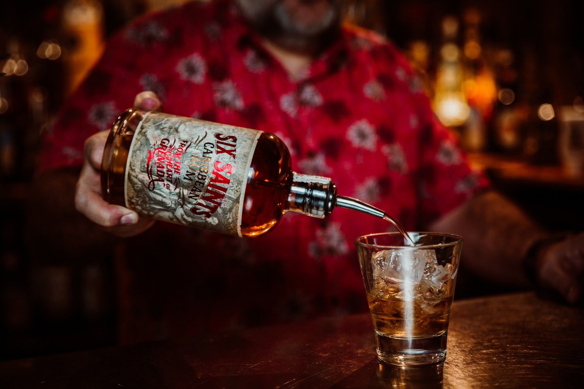SIX SAINTS RUM 41.7% Gift Bag