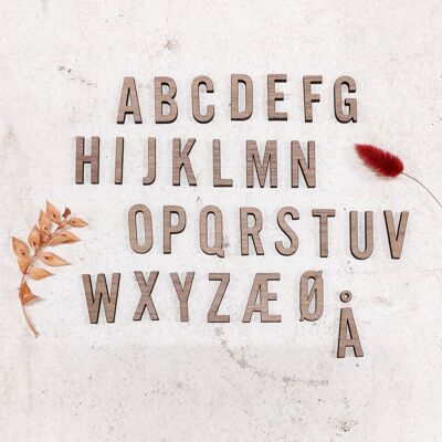 Alphabet, Max 4 cm, Noyer
