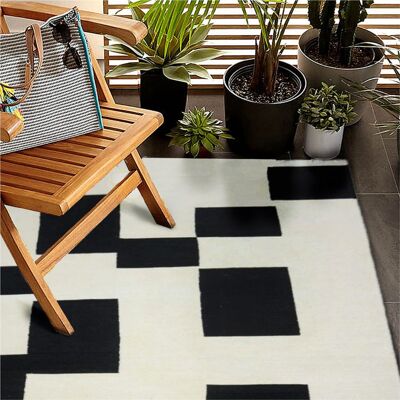 Tappeto fatto a mano in bianco e nero Kilim