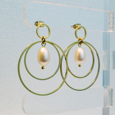 Stud earrings, gold-plated, freshwater cultured pearl in white, 381