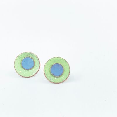 Duo enamel studs in leaf green and pale blue.