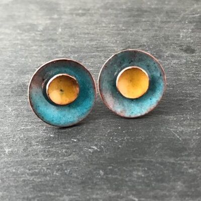 Aretes de esmalte de cobre amarillo girasol y turquesa profunda