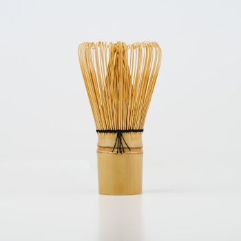 Quertee Ensemble à Thé Matcha Japonaise - Original japonaise fouet à matcha  avec bol - 400 ml + balai chasen matchabesen + chashaku-cuillère à matcha  en bambou : : Cuisine et Maison