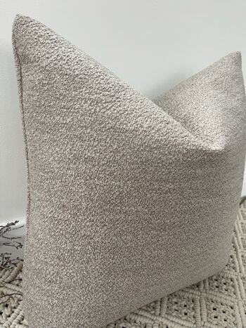 Le Coussin Luxe Boucle Naturel - 20'' - Oui 3