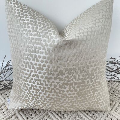 NEW The Champagne Mara Cushion - 18'' - Yes - Gold