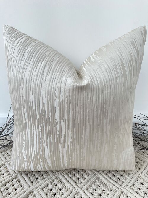 NEW The Ivory Champagne Zinke Cushion - 16'' - Yes - Gold