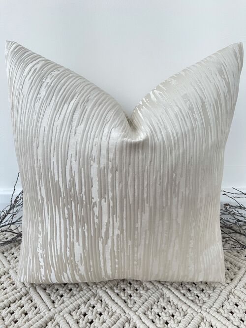 NEW The Ivory Champagne Zinke Cushion - 18'' - Yes - White