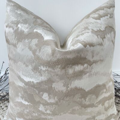 NEW The Champagne Vestige Cushion - 16'' - Yes - White