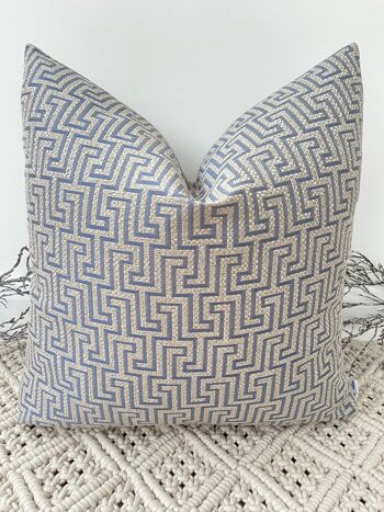 The Navy Mattox Cushion - 22" - Oui - Ivoire 3