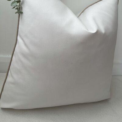 The Outdoor White Cushion - 18'' - Yes - Taupe