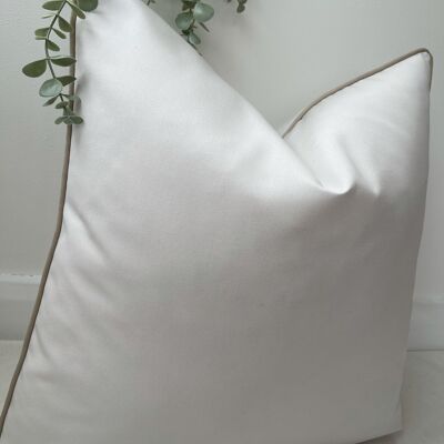 The Outdoor White Cushion - 20'' - Yes - Black