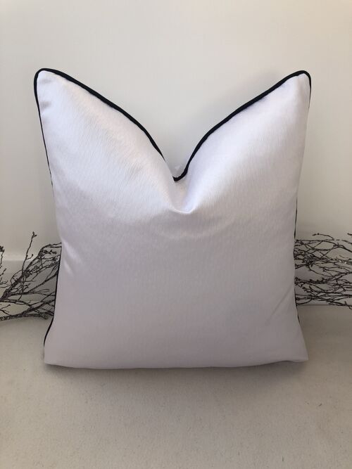 The Lauren White Cushion - 16'' - Yes - Grey
