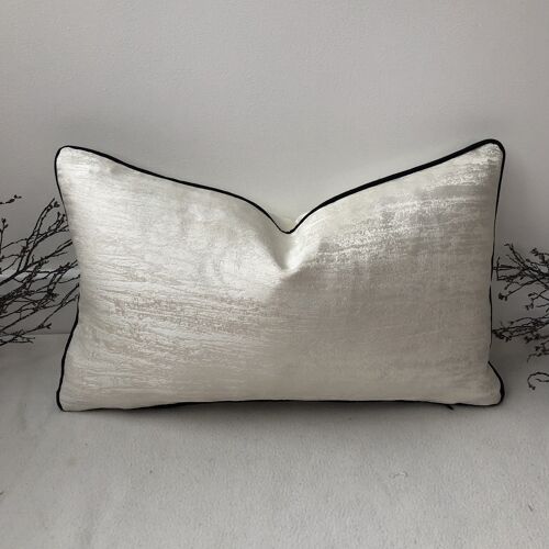 The Rectangle Cushion - The Silver Stella - Yes