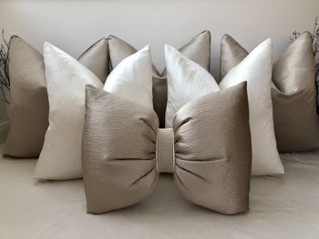 The Marella Taupe Putty Collection - 2x 16'' avec 3x 18'' et Bow Cushion - Oui