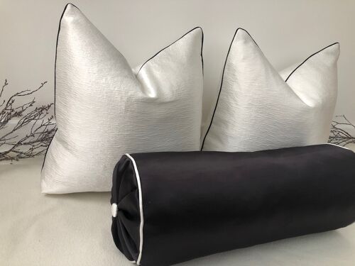The Perfect Monochrome - 2x 18'' Cushion Covers + 1 Bolster - Yes