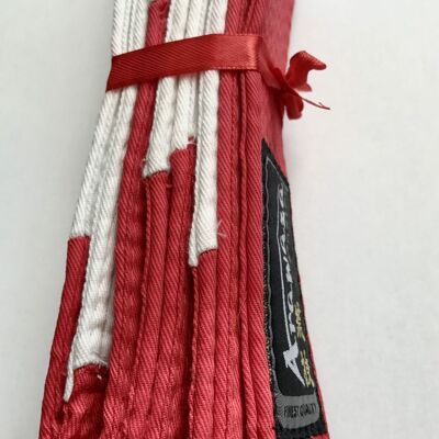 Karateband Master van Arawaza | rood-wit - Product Kleur: Rood / Wit / Product Maat: 260