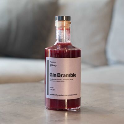 Premium-Gin-Bramble-Cocktail in Flaschen
