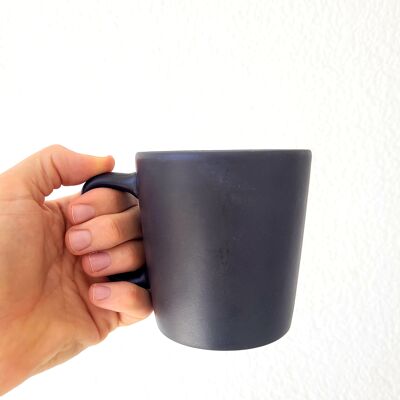 Stoneware coffee mug - matt black - 30cl