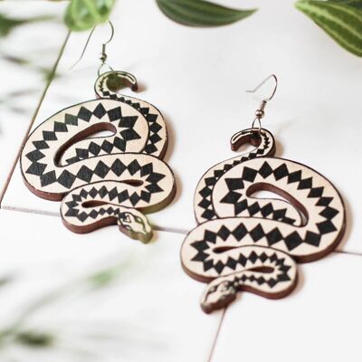 Viper earrings, birch wood