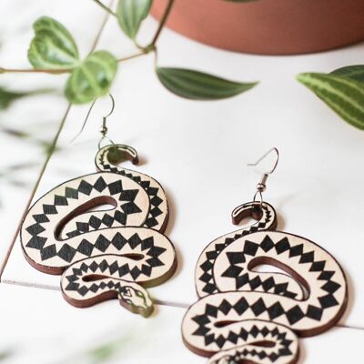 Viper earrings, birch wood