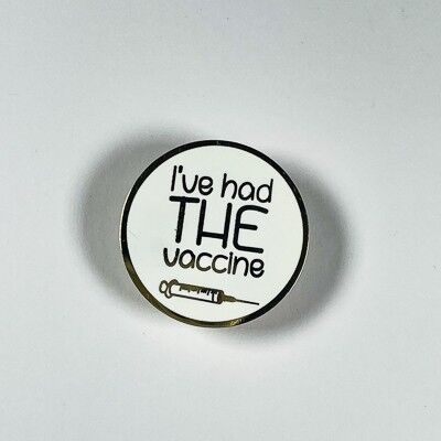 Vaccine pin (white)