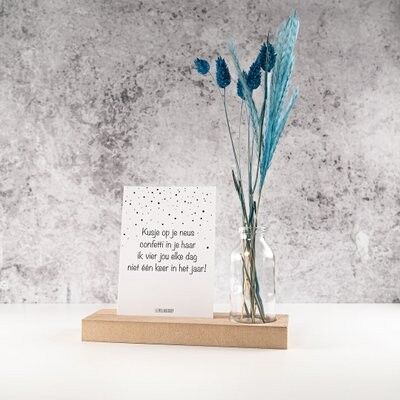 Card board with card and vase Kiss on your nose