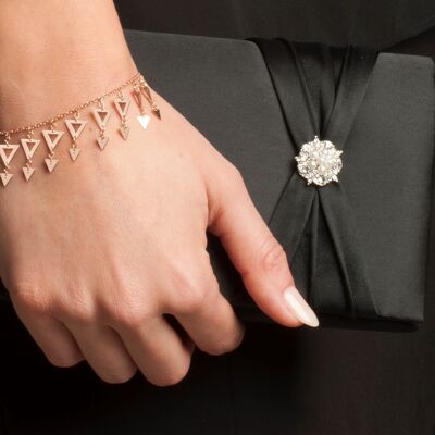 Bracelet à breloques triangle vermei en or rose 18 carats vendu sur Cathay Pacific