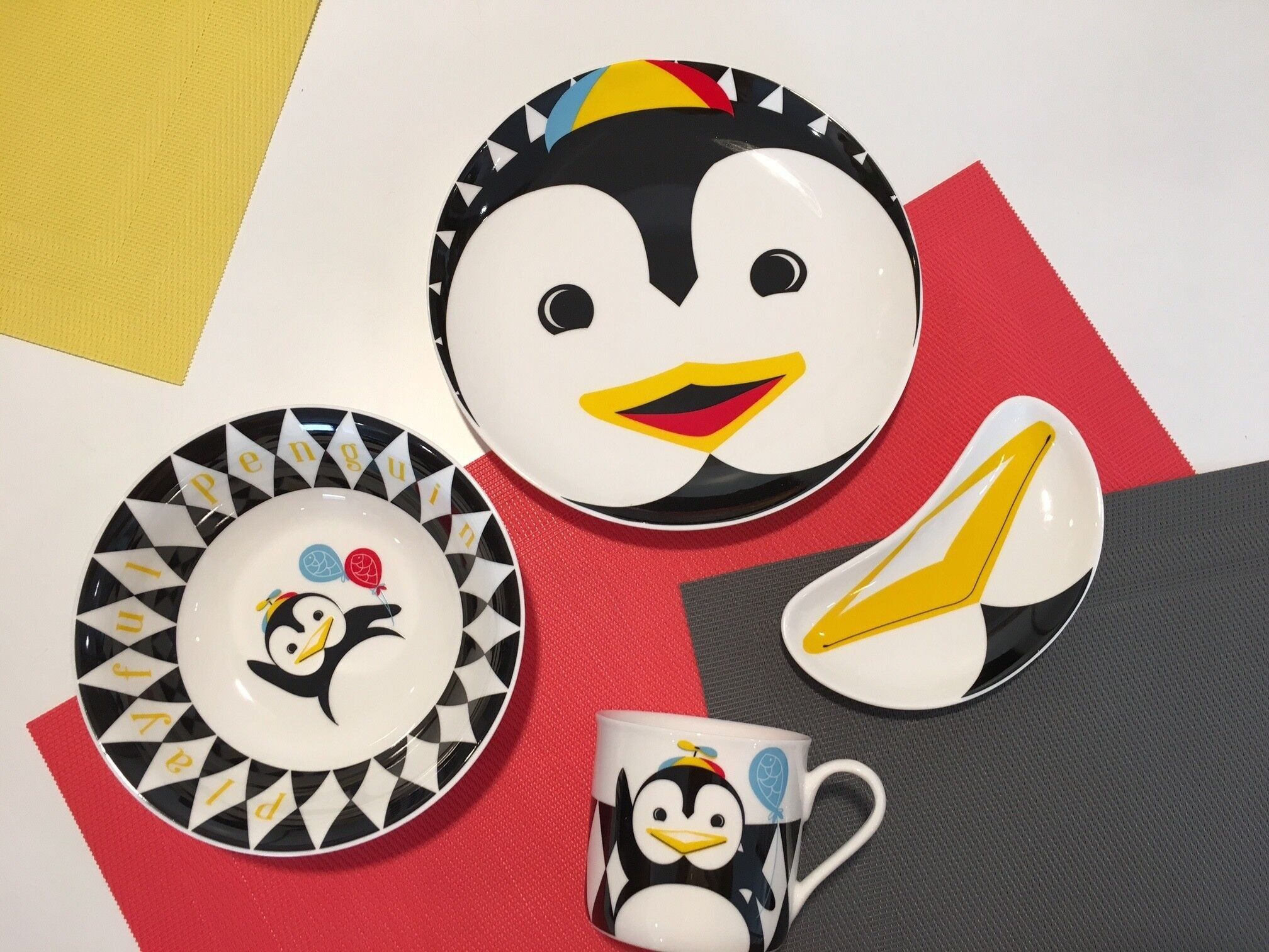 Buy wholesale Pop Penguin 4pcs tableware set for children, porcelain