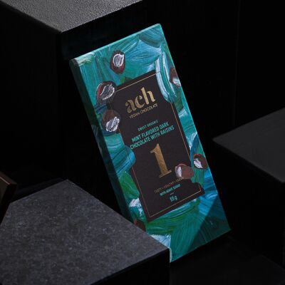 Chocolat noir doux aromatisé à la menthe biologique (62%) avec raisins secs
