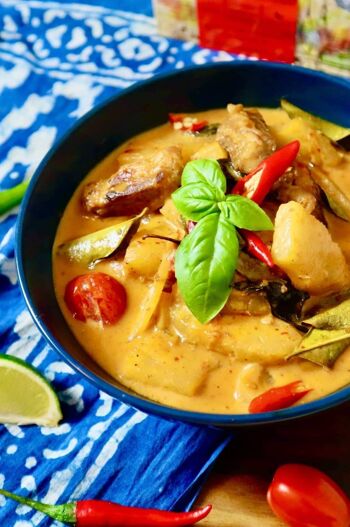 Boîte en papier au curry rouge thaï (pour 3-4 portions) avec riz 2