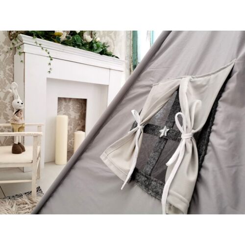 Teepee Tent with 3 pillows, be brave