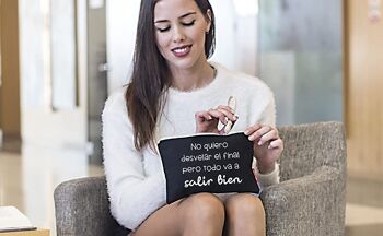 Trousse de toilette / Sac à main, 100% Coton, modèle "JE NE VEUX PAS DÉVOILER LA FIN MAIS TOUT VA ÊTRE BON" 6